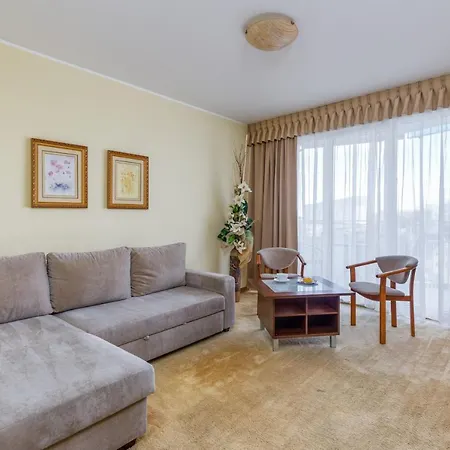 Nad Parseta & Fitness By Renters Apartment *